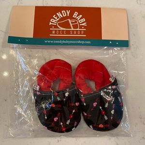 Baby Mocc’s Heart print 3-6 month baby moccasin.